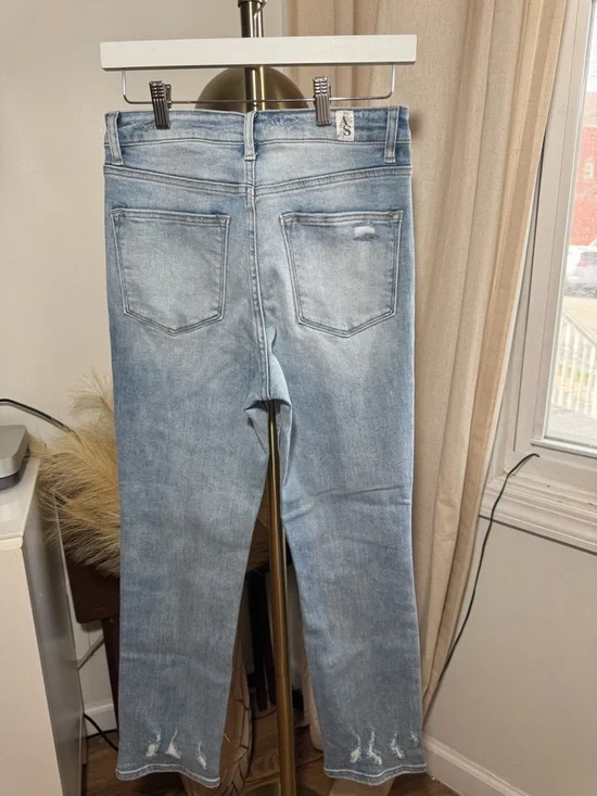 NWOT Altar’D State Light Wash Women's Distressed Straight Jeans | 27 - Picture 4 of 7